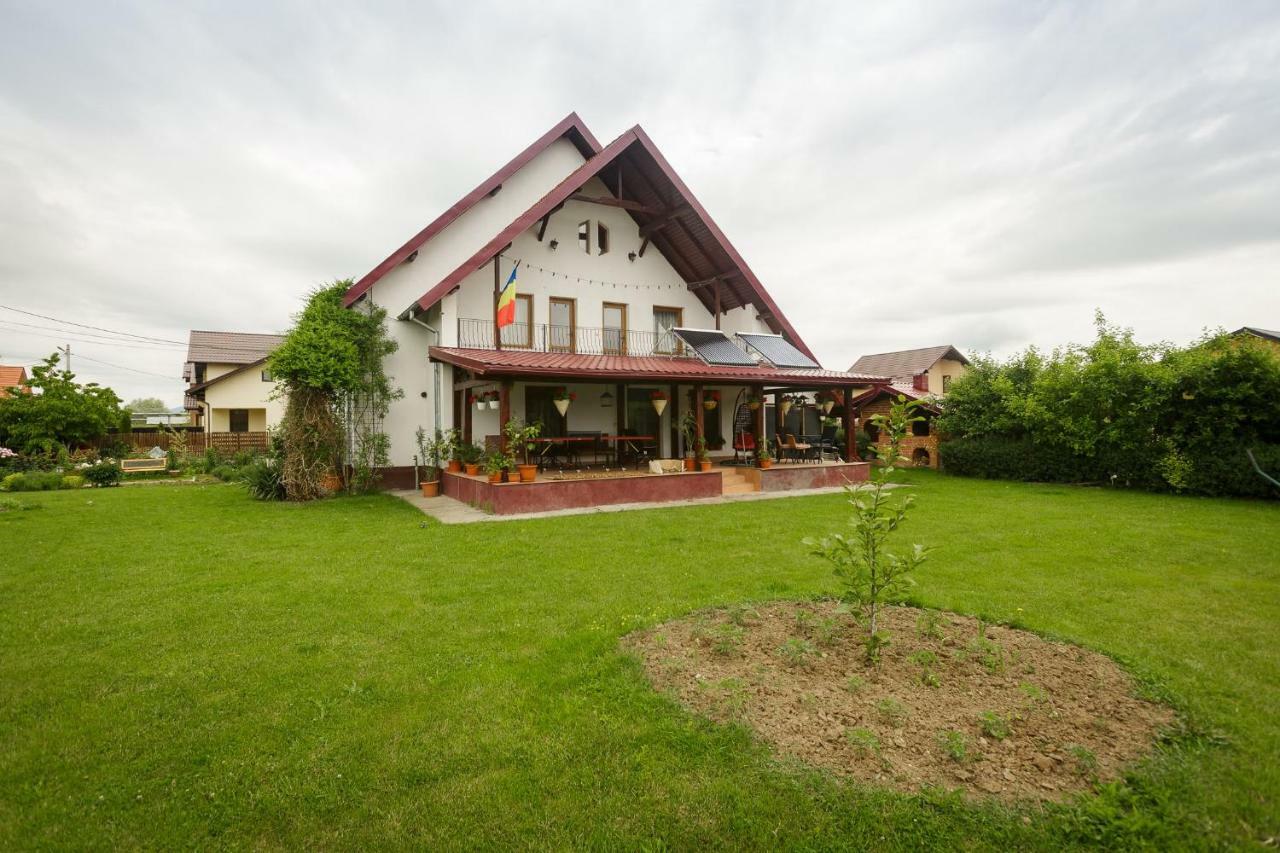 Casa Florilor Hotel Curtea de Argeş Exterior foto